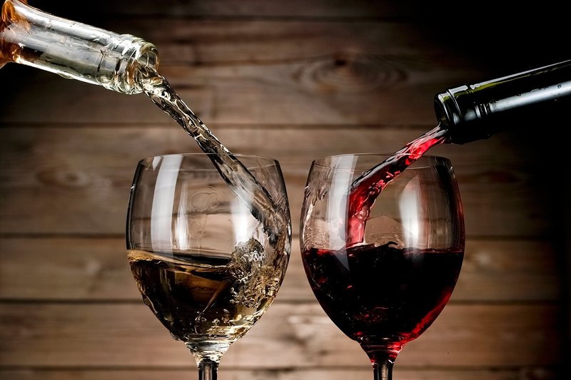 Wines & Champagnes by the glass